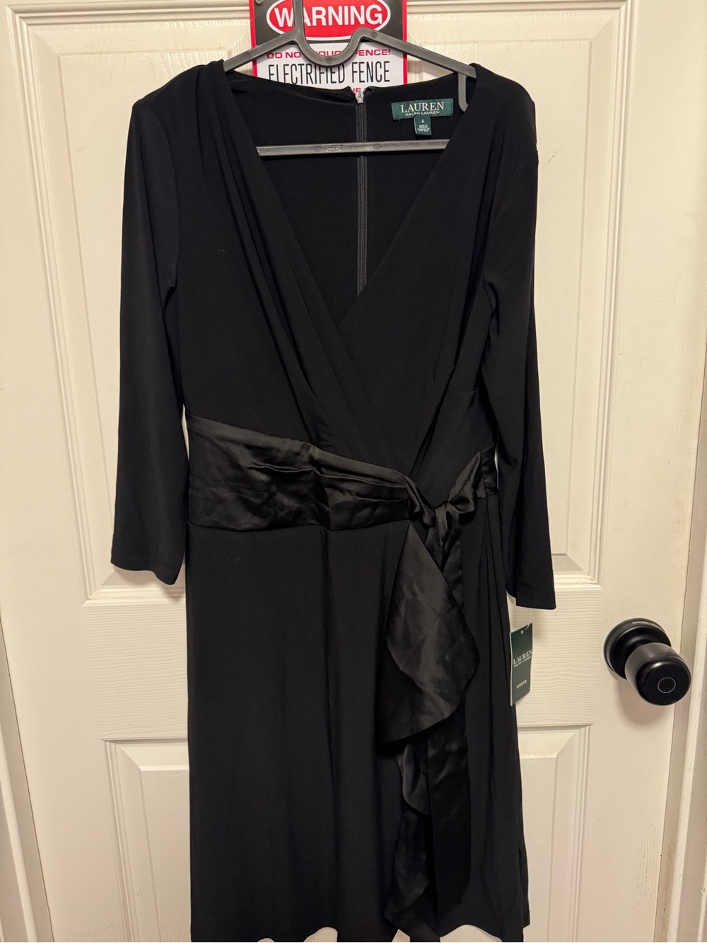 Lauren Ralph Lauren Women's Long Sleeve V-neck Belted Black Dress size 4
